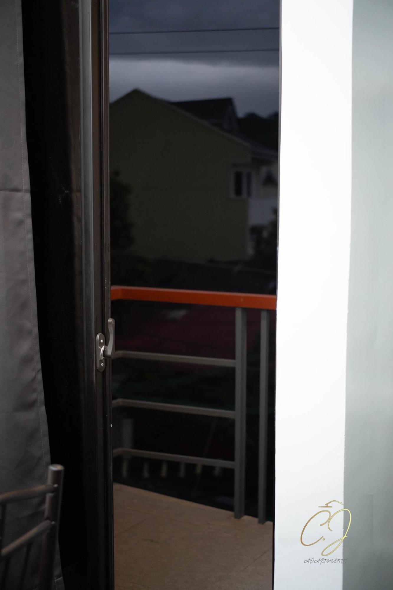 Cj Apartments Olongapo Esterno foto