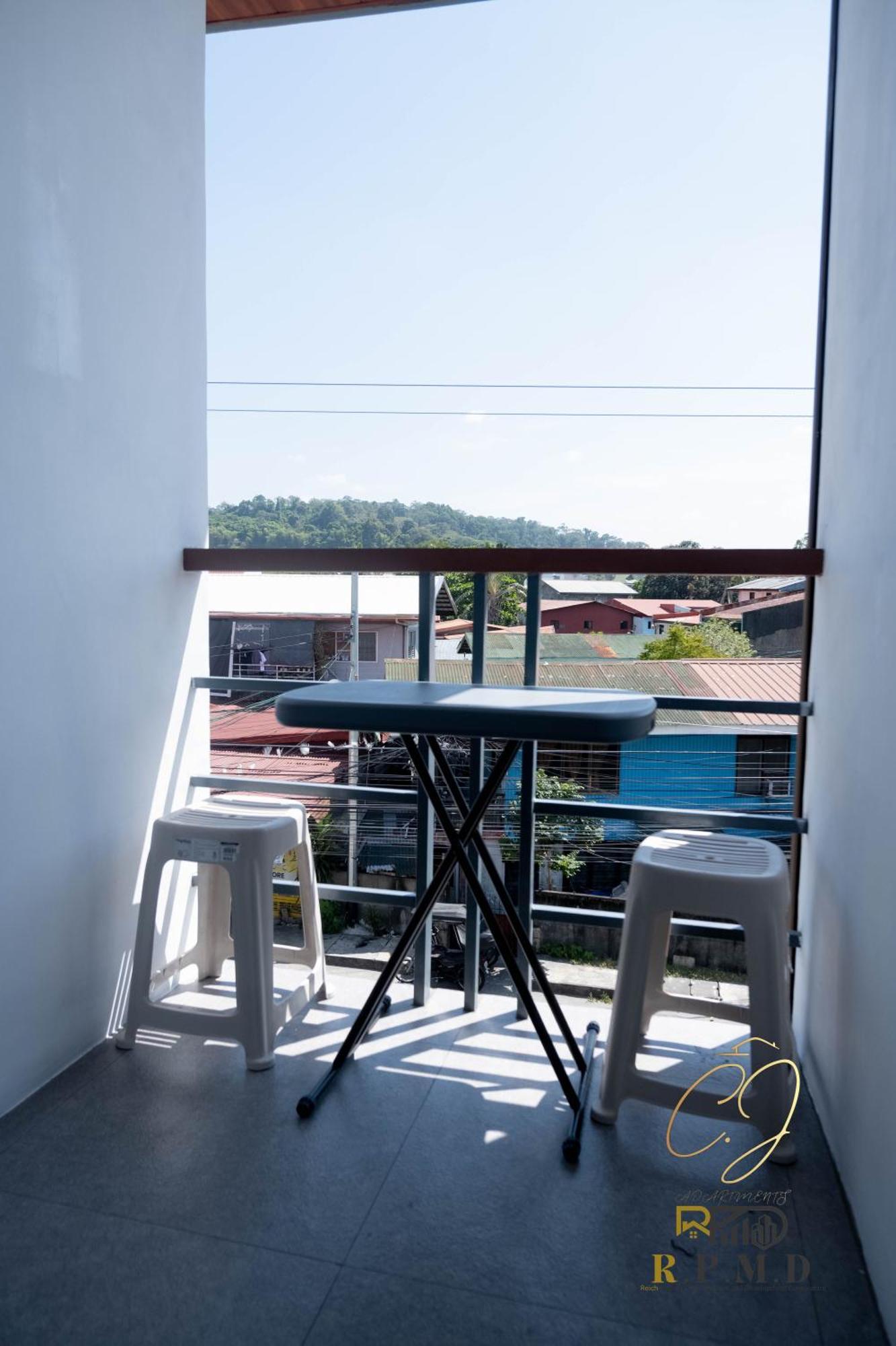 Cj Apartments Olongapo Esterno foto